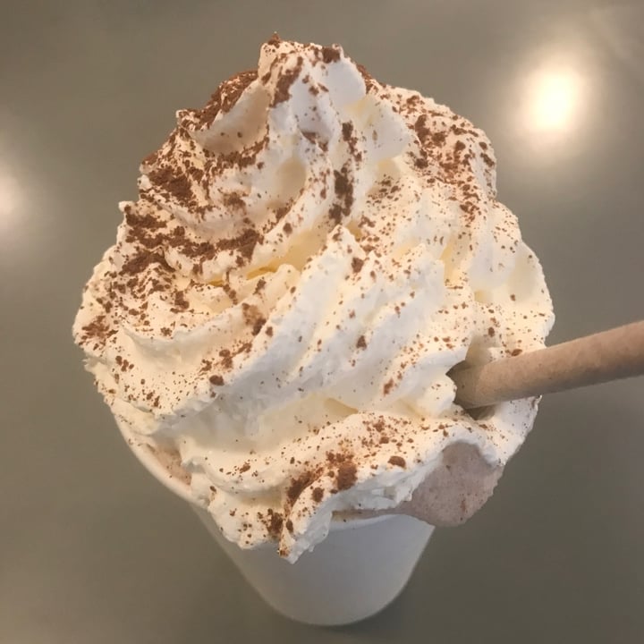photo of Bioma plant based café Frappe  de chocolate shared by @agustinarey on  19 Oct 2022 - review