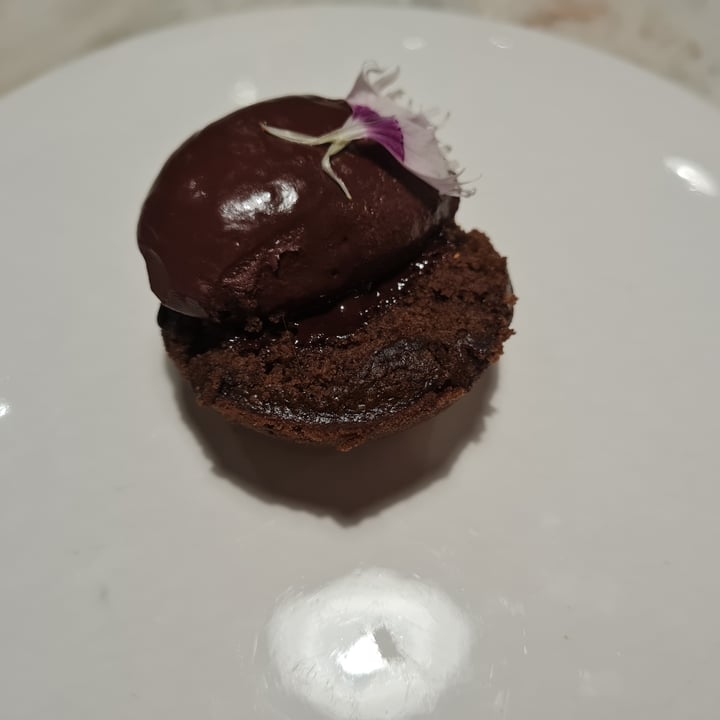 review photo of Altogether Experimental Can't Believe It's Vegan Chocolate Cake shared by @monisha15 on 11 Apr 2021 - review