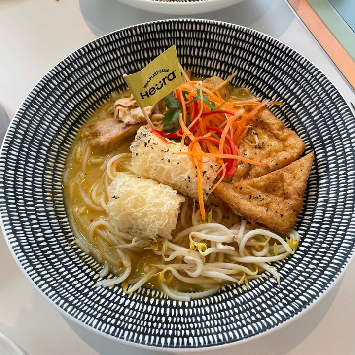 photo of Green Common Singapore Heura Chicken Laksa shared by @zoeadamopoulos on  23 Jan 2021 - review