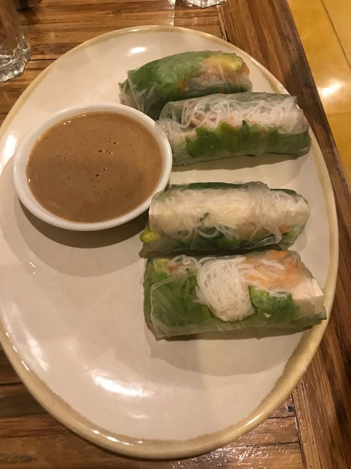 photo of Earth Cafe & Market Ubud Veggie Spring Roll shared by @opheeeliaaa on  10 May 2019 - review