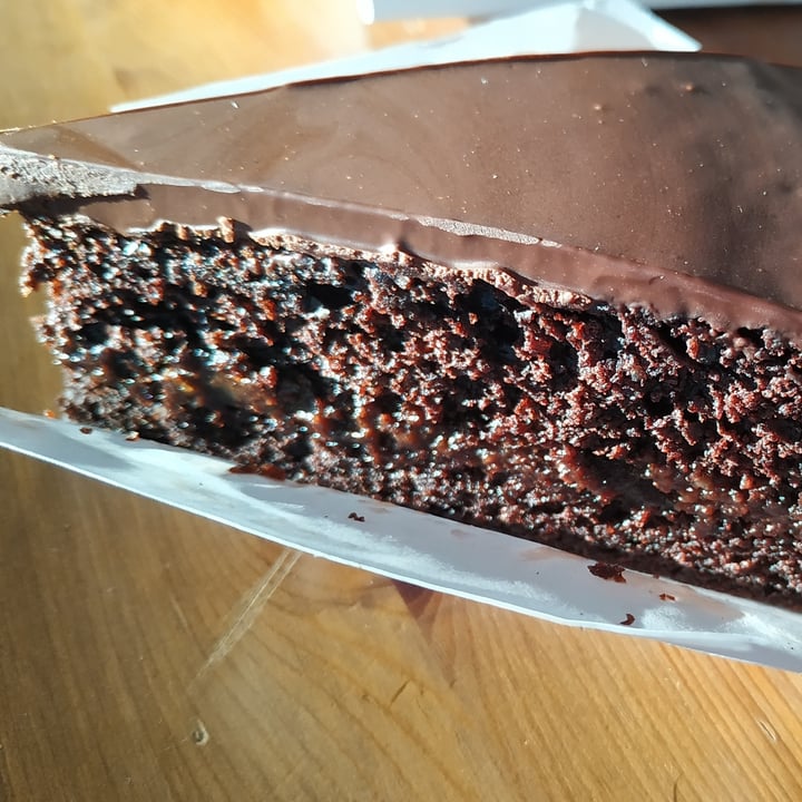 photo of Txarloska Pastelería Vegana Tarta Sacher shared by @tomatoandpotatovegan on  08 Feb 2022 - review