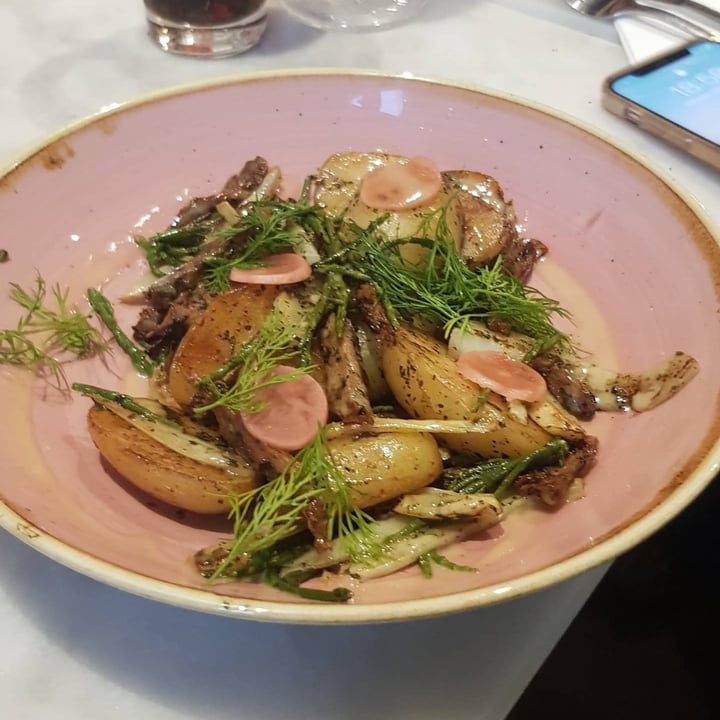 photo of Erpingham house Roasted Lamb & Potatoes shared by @stephenvegan on  19 Sep 2021 - review