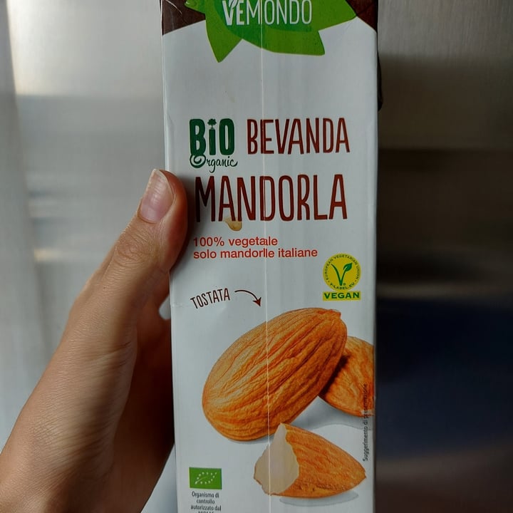 photo of Vemondo  Bevanda alla mandorla shared by @silli on  12 Oct 2022 - review