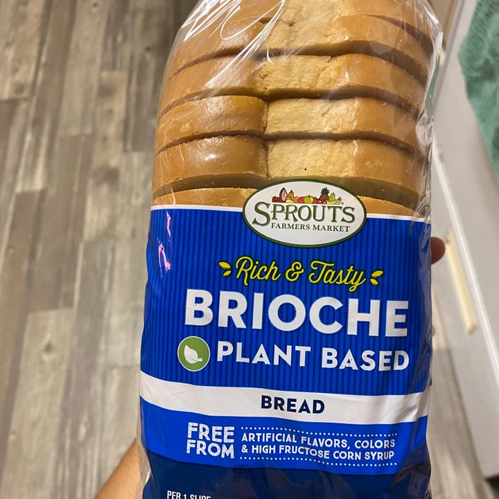 photo of Sprouts Farmers Market Plant Based Brioche shared by @veganzzz on  12 Aug 2021 - review