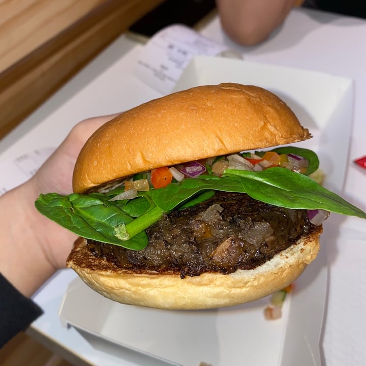 photo of SIMPLEburger Inc. @ JEM Vegan Burger shared by @yeeperjeepers on  26 Jul 2021 - review