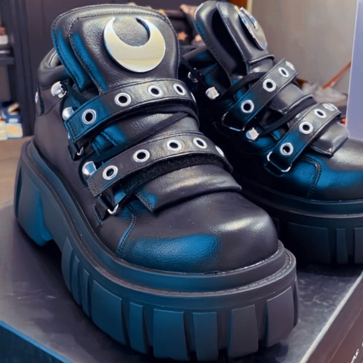 photo of Killstar Livia Platform boots shared by @lidiaborrelli on  30 Mar 2022 - review