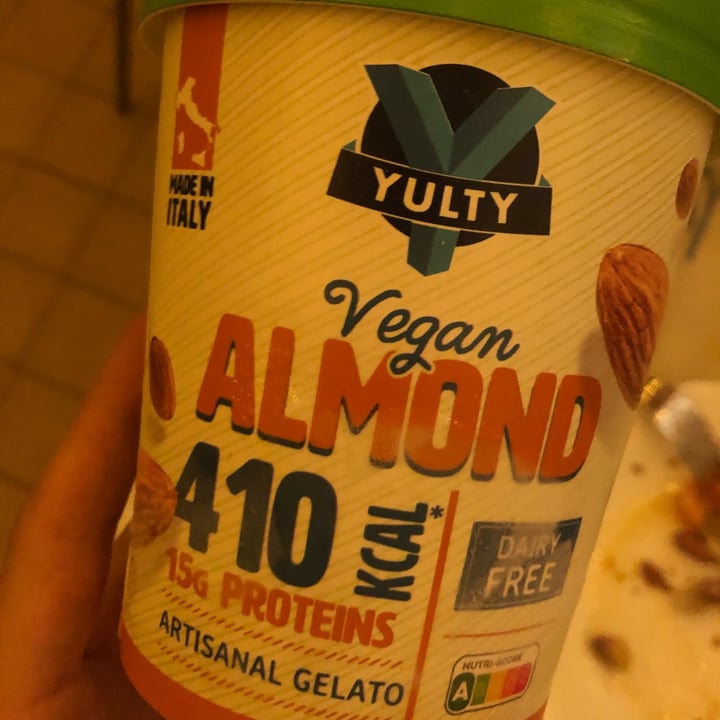 photo of yulty Vegan Almond artisanal gelato shared by @casbi on  03 Sep 2022 - review