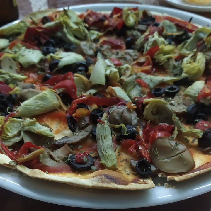 photo of Bar Vela Pizza de verduras shared by @vegancandyland on  11 Jul 2020 - review
