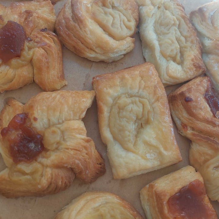 photo of Tonia Bakery Box de facturas surtidas shared by @laristicaa on  16 Sep 2021 - review