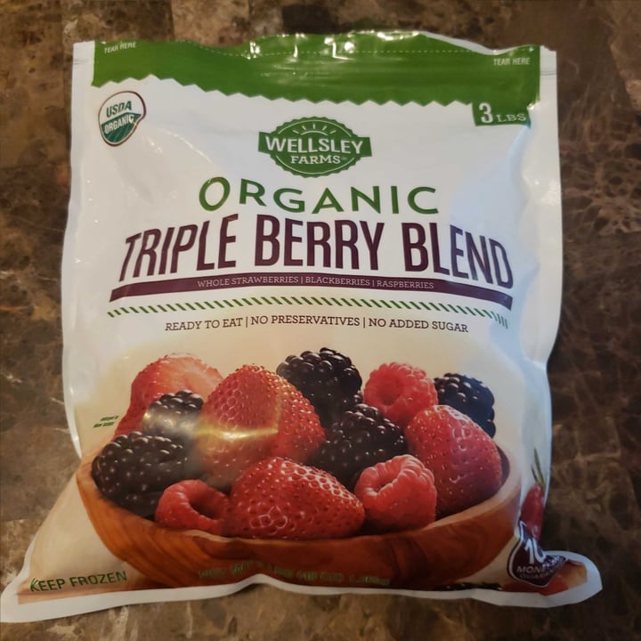 photo of Wellsley Farms Organic Triple Berry Blend shared by @elenal on  30 Jun 2020 - review