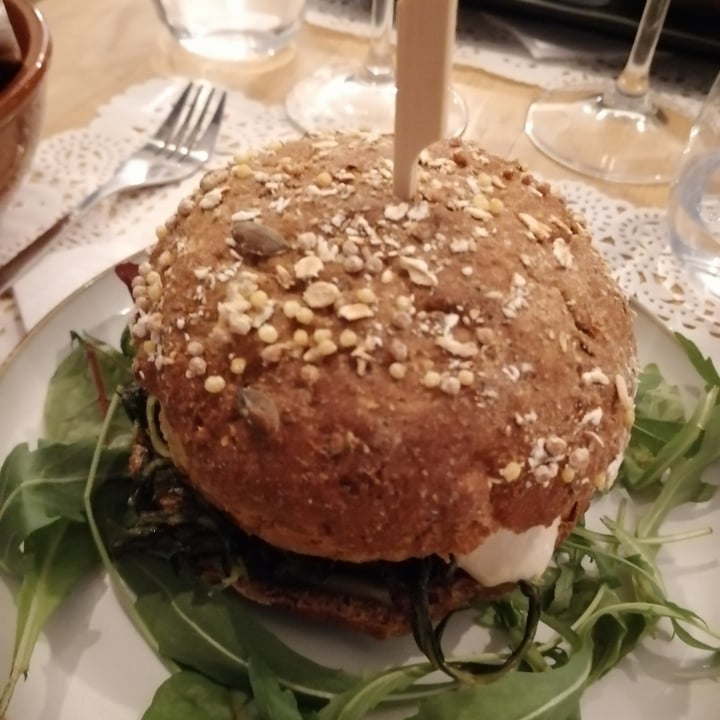 photo of VEG-Joy Gourmet burger shared by @jeythealien on  01 Jan 2022 - review