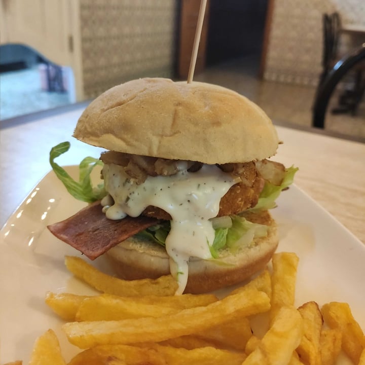 photo of Relish Bar Burguer corn flakes de Luca Food shared by @helendrus on  28 Aug 2020 - review