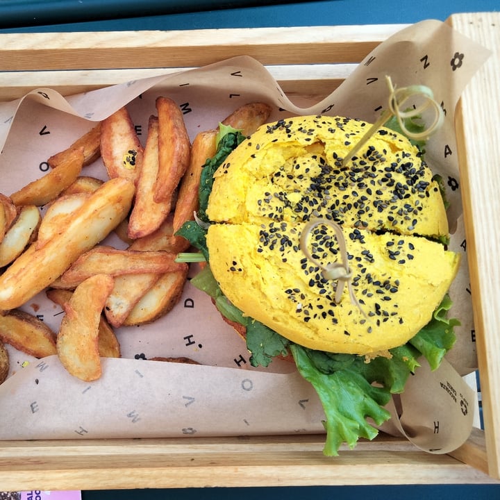 review photo of Flower Burger Spicy Cecio shared by @trizziveg on 27 Aug 2022 - review