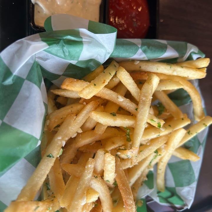 photo of Crave American Kitchen & Sushi Bar Vegan Truffle Parmesan Fries shared by @bananagram on  01 Jun 2022 - review