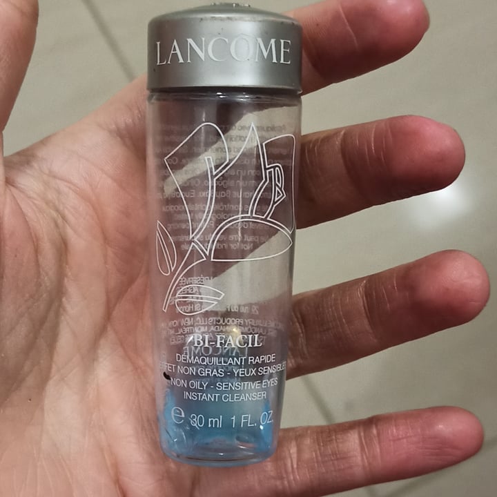 review photo of lancome Bi-facil Instant Cleanser shared by @elisaboari on 21 Jun 2022 - review