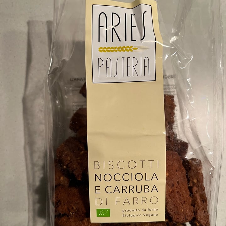 review photo of Aries Pasteria Biscotti nocciola e carruba shared by @lacharas on 19 Oct 2022 - review