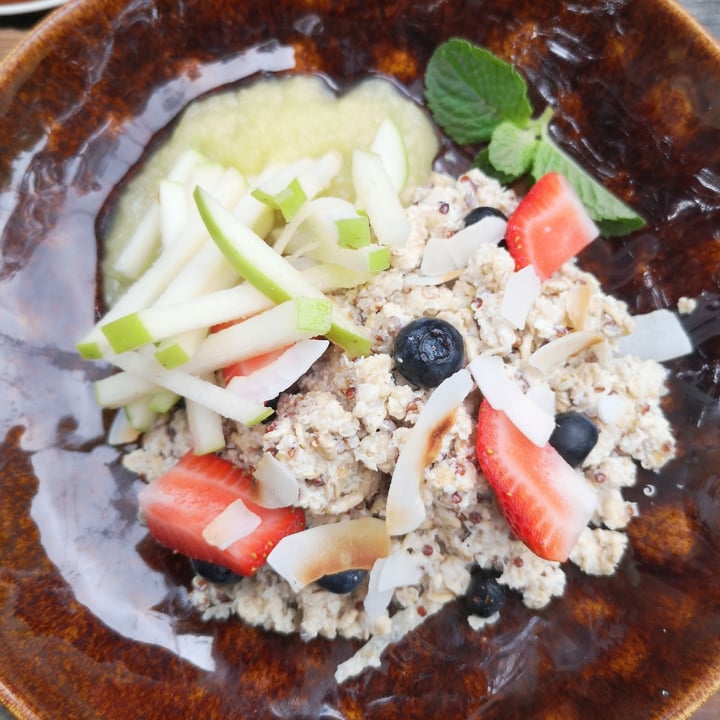 review photo of Ou Meul Pinelands Coconut Pineapple Quinoa Bircher Muesli shared by @provegza on 10 Nov 2021 - review