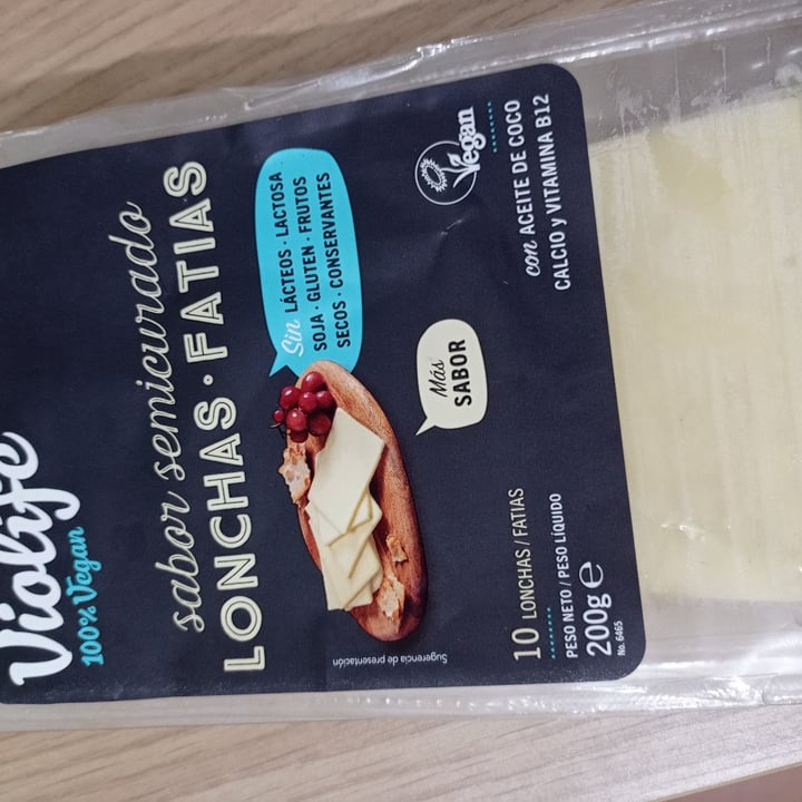 review photo of Violife Lonchas sabor semicurado shared by @huellavegana on 17 Mar 2022 - review