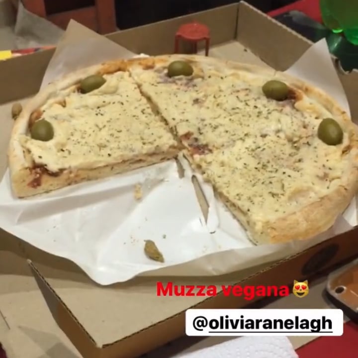 photo of Olivia Empanadas & Pizzas - Ranelagh Muzza Vegana🌱 shared by @maguiigon on  22 Aug 2020 - review