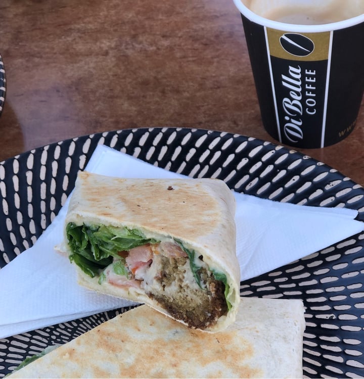 photo of Chariot à Café Falafel Wrap shared by @jigglypuffw on  30 Aug 2020 - review