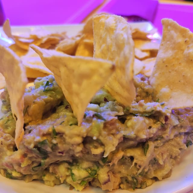 Foto do prato “Nachos Con Guacamoles”