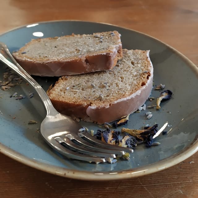 Photo of the dish “Vegan lavander plumcake”