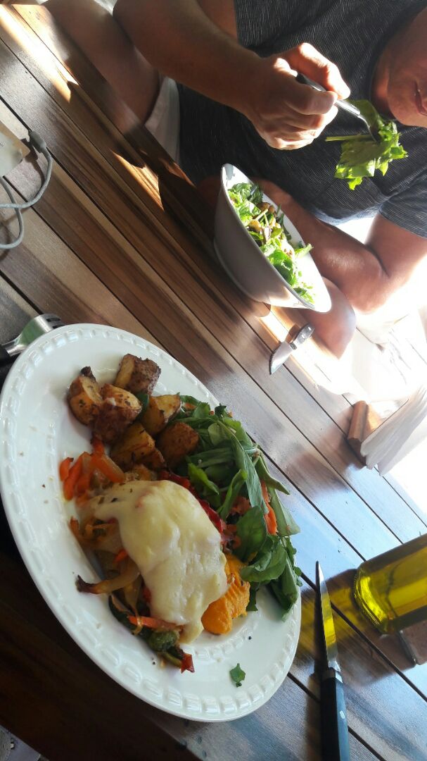 photo of Alma Natura Medallón de lentejas Con Queso De Papa Y Guarnición shared by @manugomezst on  08 Feb 2020 - review