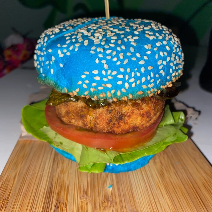 review photo of Five Buns - Healthy, Vegan Food @ the Macbeth Hoxton Riviera Blue Burger shared by @prisca on 04 Dec 2021 - review