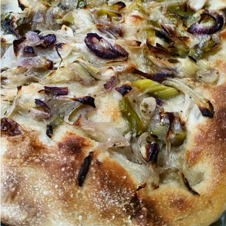 review photo of La Paz Cocina Focaccia de Cebollas y Puerros shared by @smavegan on 17 Jan 2021 - review