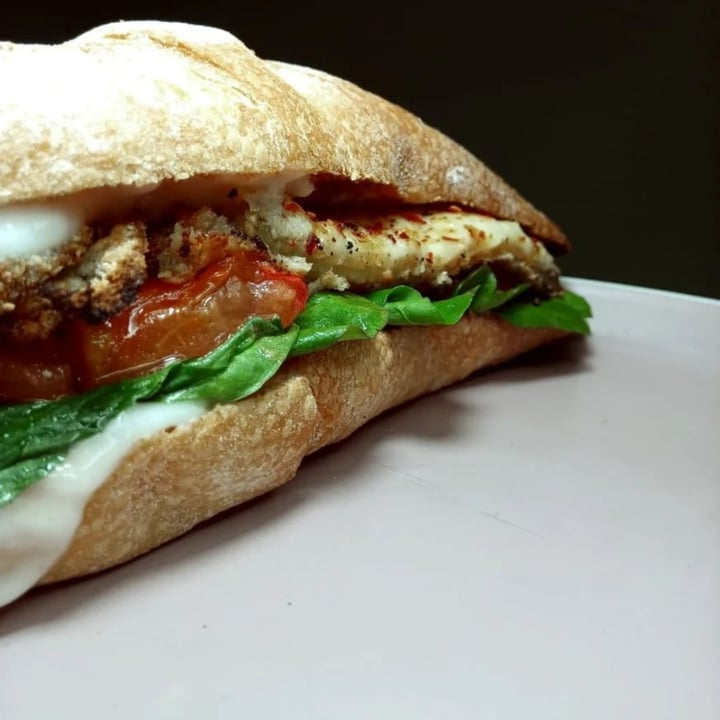 review photo of Herrjes del sabor Smoked Sándwich shared by @milagrosabrile on 17 Apr 2022 - review