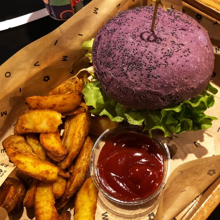 photo of Flower Burger Flower burger shared by @patatalol on  12 Mar 2022 - review