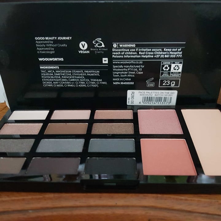 review photo of Woolworths Eye Shadow Palette shared by @estelle1 on 27 Dec 2021 - review