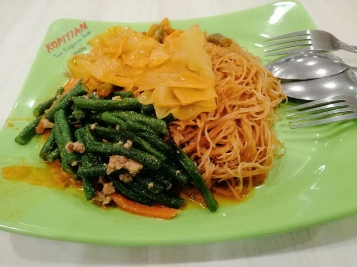 photo of eVeg Vegetarian Bee Hoon with curry veg and long beans shared by @shiyuan on  22 Sep 2020 - review