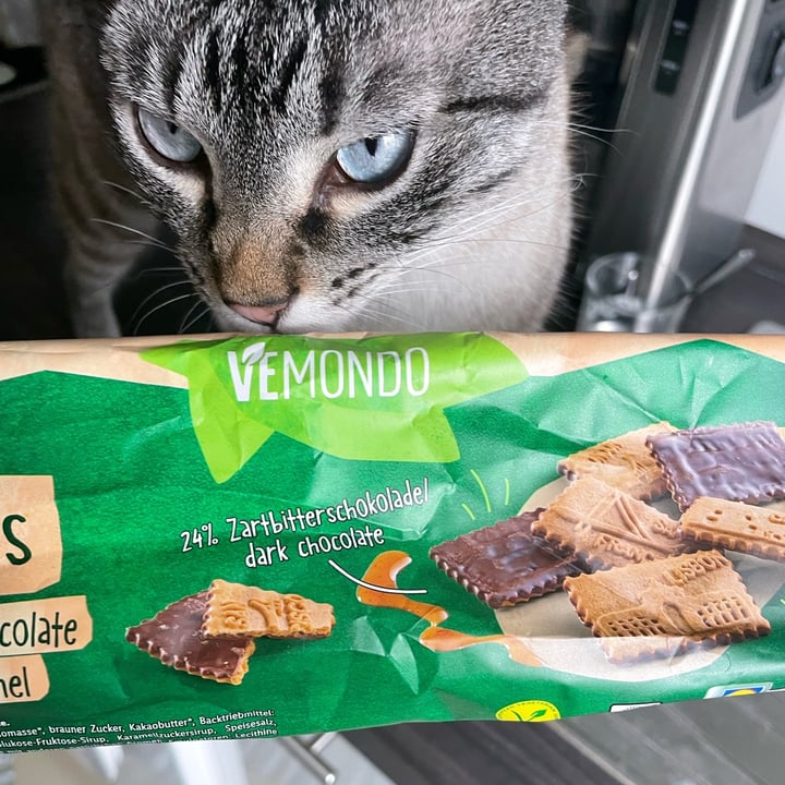 review photo of Vemondo Vegan Cookies Dark Chocolate and Caramel shared by @minmarmag on 21 Feb 2022 - review