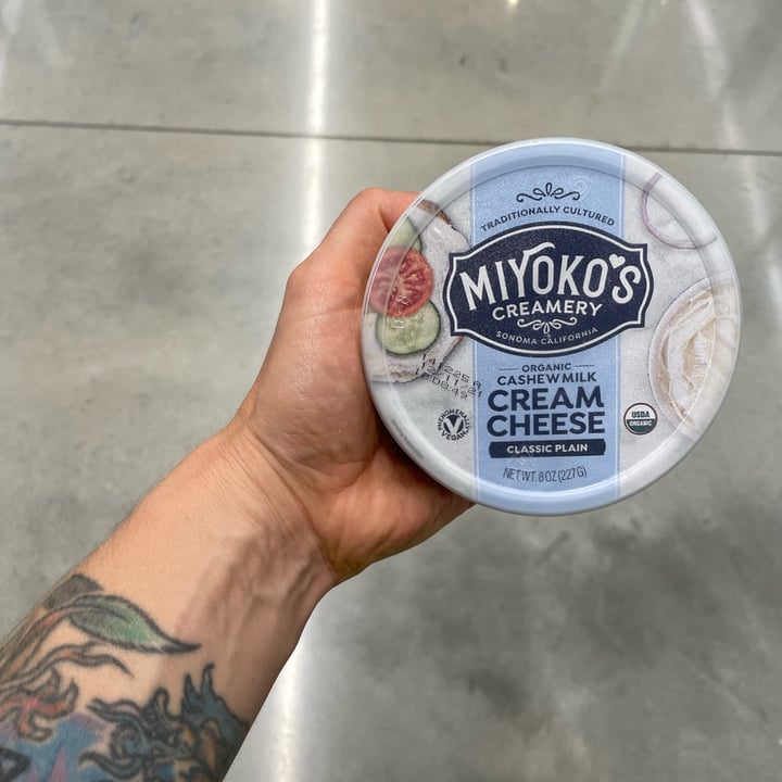 photo of Miyoko's Creamery Cashew Milk Cream Cheese: Everything shared by @mikael on  08 Feb 2022 - review