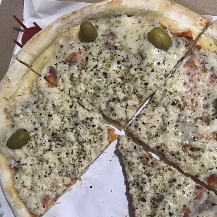 photo of Olivia Empanadas & Pizzas - Lomas de Zamora Pizza Vegana shared by @micaasierra on  17 May 2021 - review