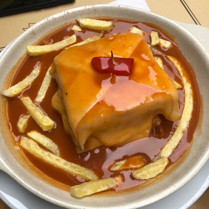 photo of Francesinhas Al Forno da Baixa Francesinha de seitan shared by @cristorre on  19 Jul 2021 - review