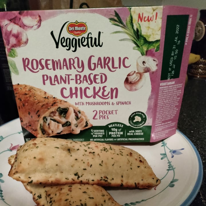 review photo of Del Monte Del Monte Veggiefull Rosemary Chicken shared by @katmarie2121 on 16 Dec 2021 - review