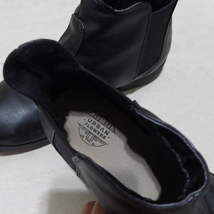 review photo of Urban Flowers Bota shared by @vivimetzker on 08 May 2022 - review