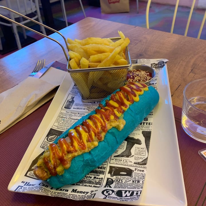 photo of Freedom Cakes Freedom hot dog shared by @gechauca28 on  04 Apr 2021 - review