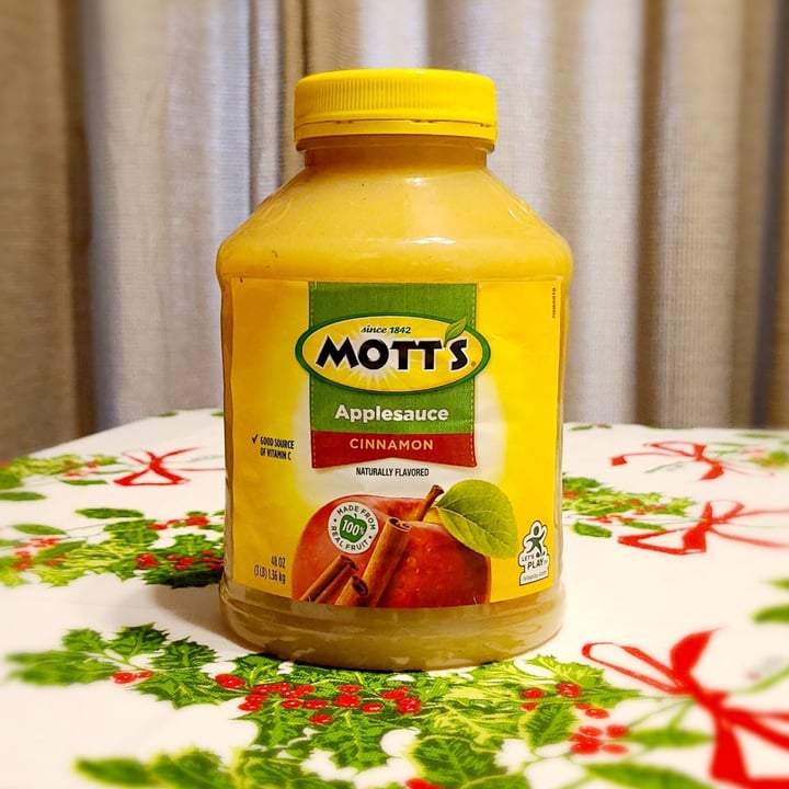 photo of Mott's Applesauce cinnamon shared by @agreene428 on  27 Dec 2020 - review