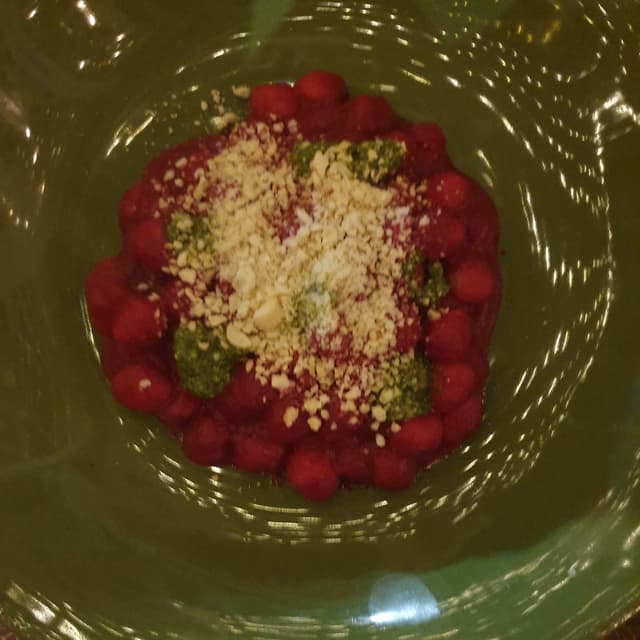 Photo of the dish “Chicche Di Patate Con Crema Di Barbabietole, Pesto Di Rucola E Anacardi”