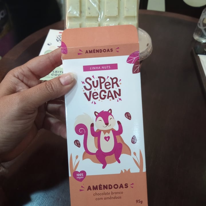 photo of Super Vegan Barra de Chocolate - Coco Branco 95g shared by @laurinhaalvares on  30 Sep 2022 - review