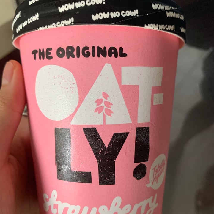 photo of Oatly Strawberry Ice Cream shared by @turtleisland on  09 Dec 2020 - review