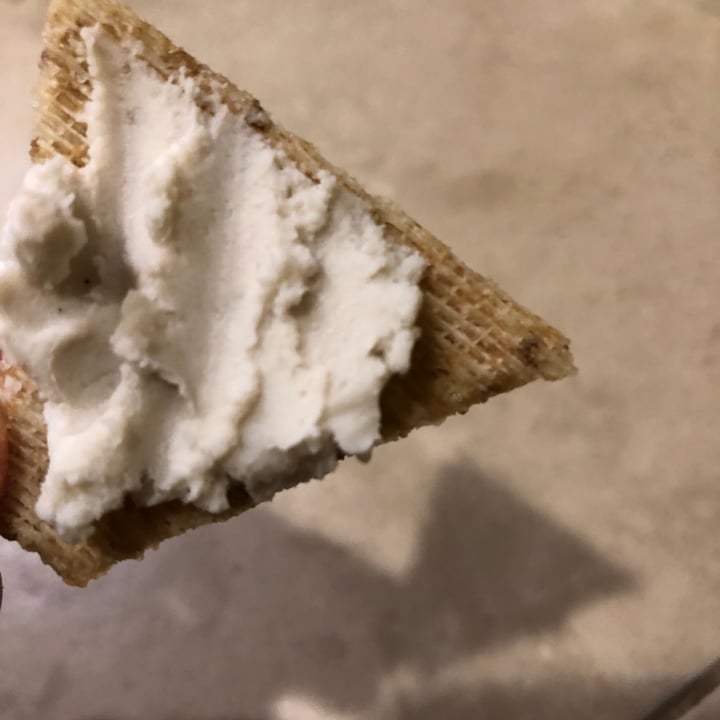 photo of Miyoko's Creamery Organic Cashew Milk Mozzarella Fresh Italian Style shared by @veggietable on  01 Feb 2021 - review