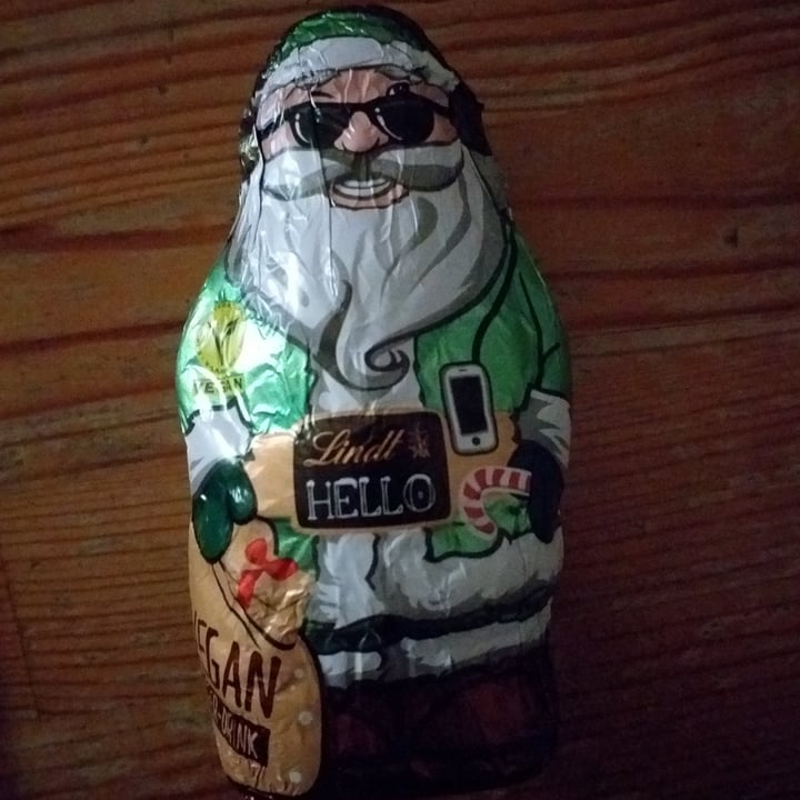 review photo of Lindt Hello Santa Claus Chocolate shared by @celilovesanimals on 07 Dec 2021 - review
