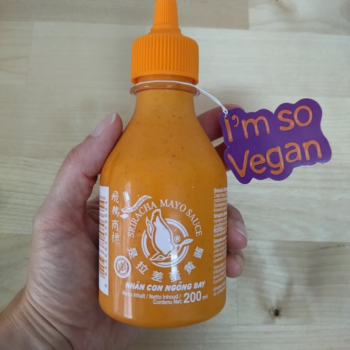 photo of Nhan con ngong bay Sriracha mayo sauce shared by @picaravegz on  26 Aug 2021 - review