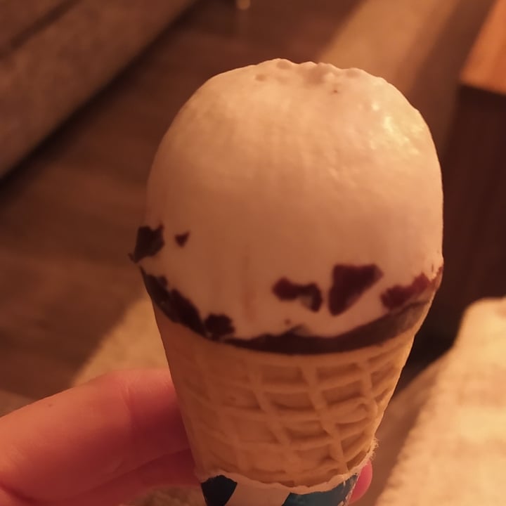 review photo of Cornetto 4x Classico Cornetto (Gluten-Free, Vegan) shared by @viqui17 on 01 Dec 2021 - review