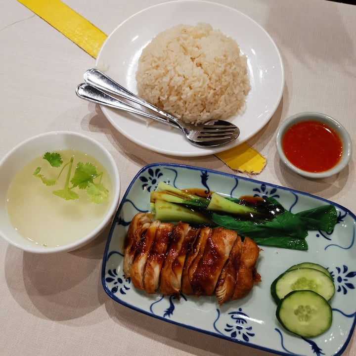 photo of D’Life Signature Chicken Rice shared by @estel-la on  30 Oct 2020 - review