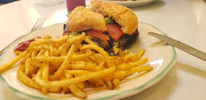photo of Picazo Cafe Portobello Burger shared by @snooch90 on  16 Dec 2019 - review